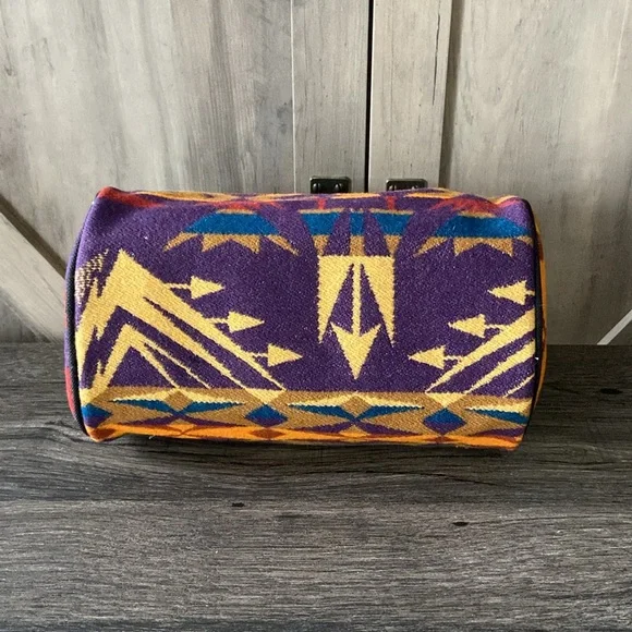 Pendleton Chevron Travel Echo Peaks Purple Crossbody Zipper Bag NWT - Picture 5 of 12